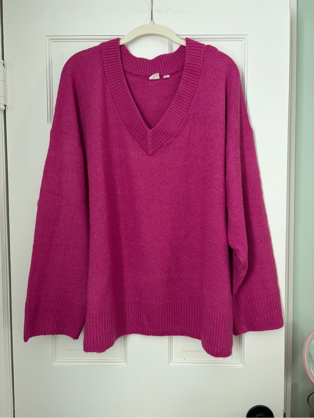 GAP Women's Oversized V-Neck Sweater - Fuchsia Pink